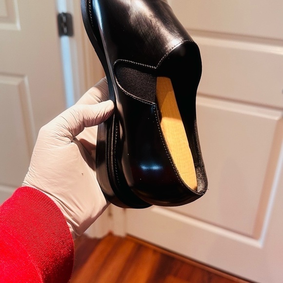 COS Whole Cut Chelsea Oxfords. - Picture 9 of 14